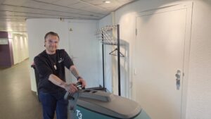 Danny schoonmaakmedewerker Cleanfors aan de slag met indicatie Banenafspraak